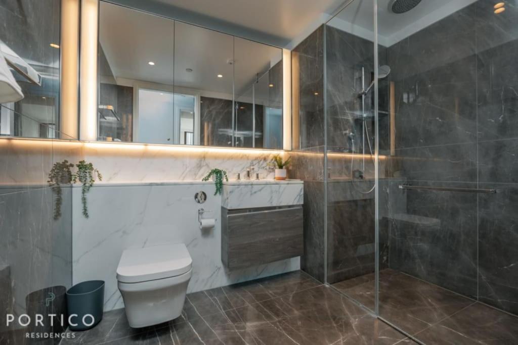 Stunning 2-bed With Pool In Nine Elms * Londra