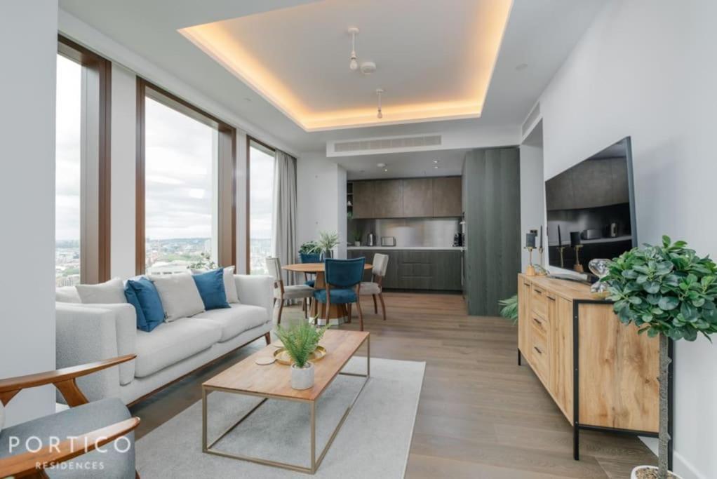 Stunning 2-bed With Pool In Nine Elms Appartamento